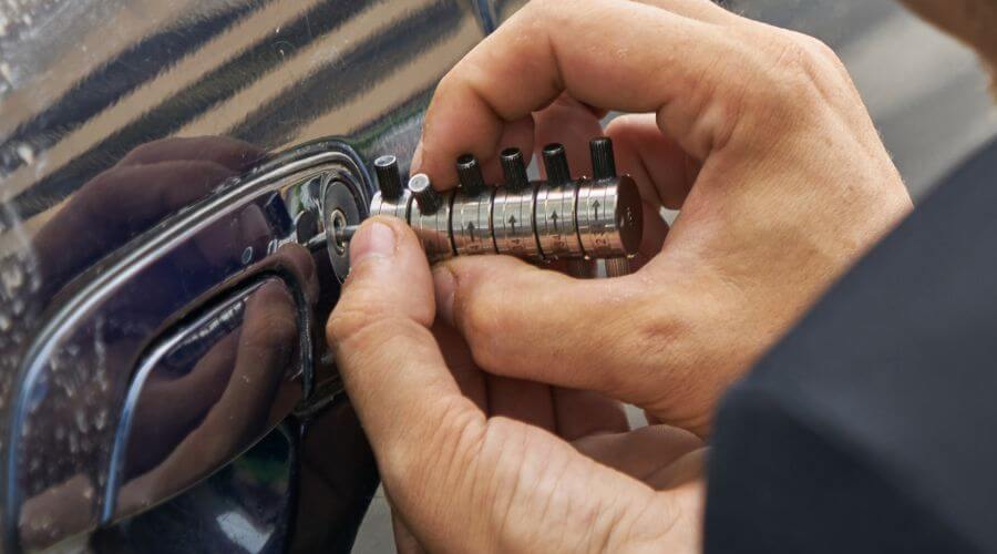 Professional gutter cleaning in Medford, NY